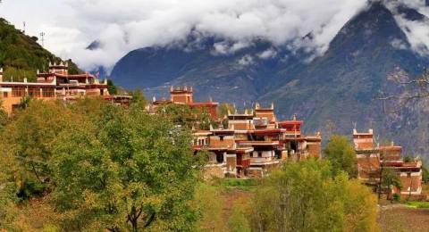 藏文化村寨